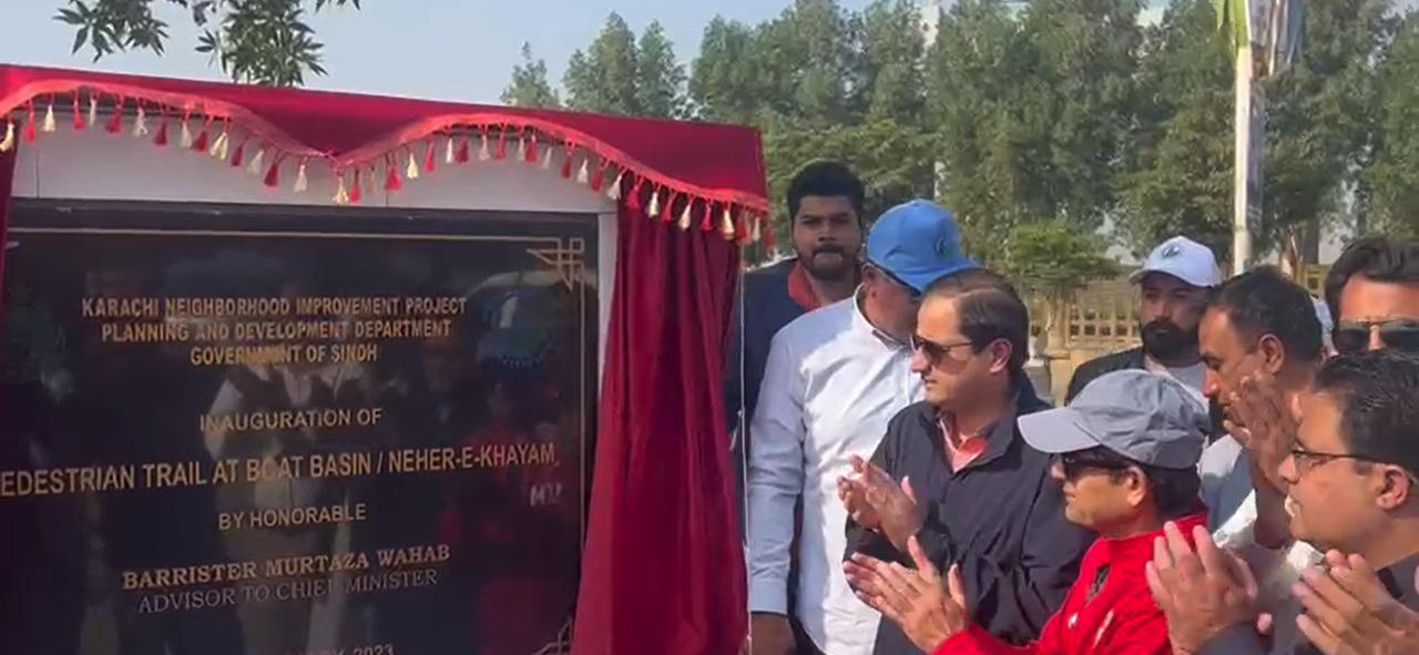ہم سندھ ہائی کورٹ کے احکامات کے مطابق 15 جنوری کو بلدیاتی انتخابات کروانے کے پابند ہیں