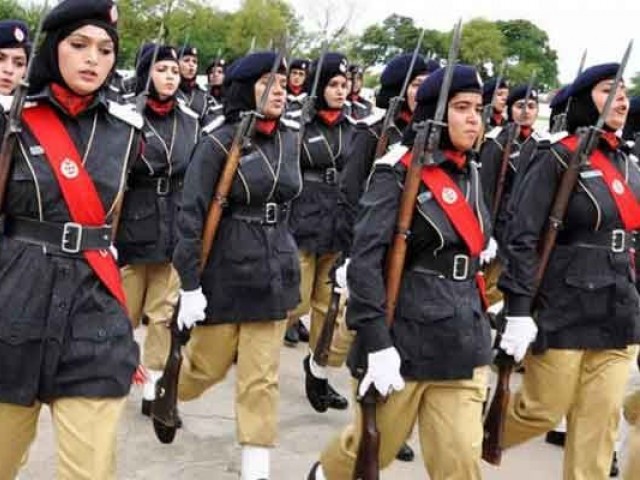 کراچی میں پولیس ٹریننگ کالج سعید آباد سے تربیت مکمل کر کے آٹھ سو اکیانوے  جوان پاس آؤٹ ہوگئے