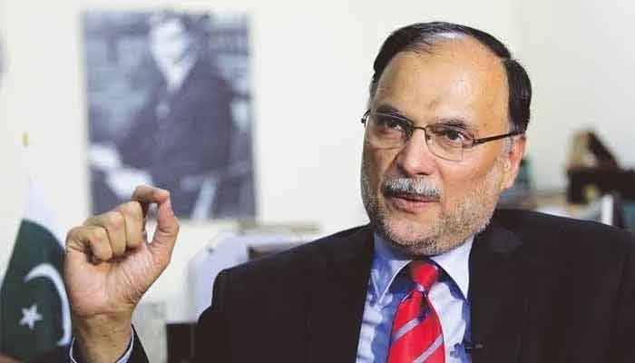 وفاقی وزیر برائے منصوبہ بندی احسن اقبال  کاکراچی والوں سے شکوہ