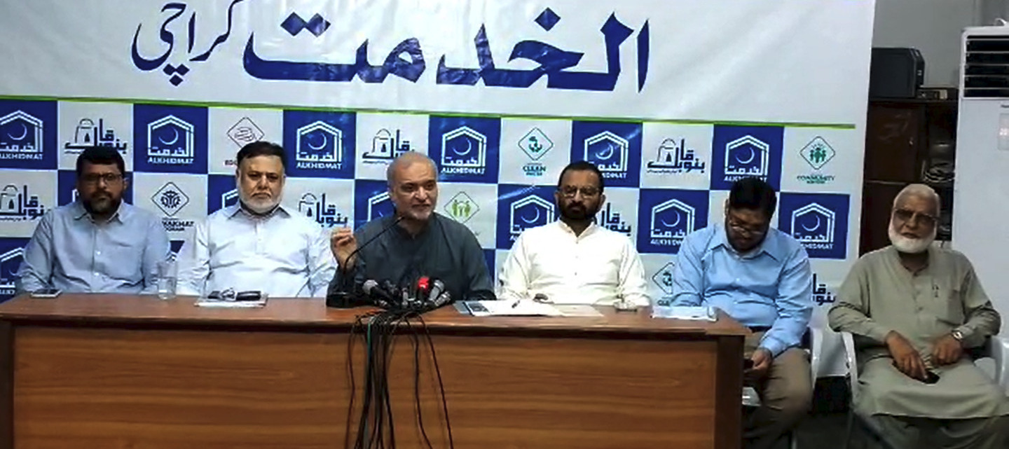 کراچی میں امیر جماعت اسلامی حافظ نعیم الرحمان  اورچیف ایگزیکٹیوالخدمت کراچی نویدعلی بیگ کی نیوزکانفرنس۔
