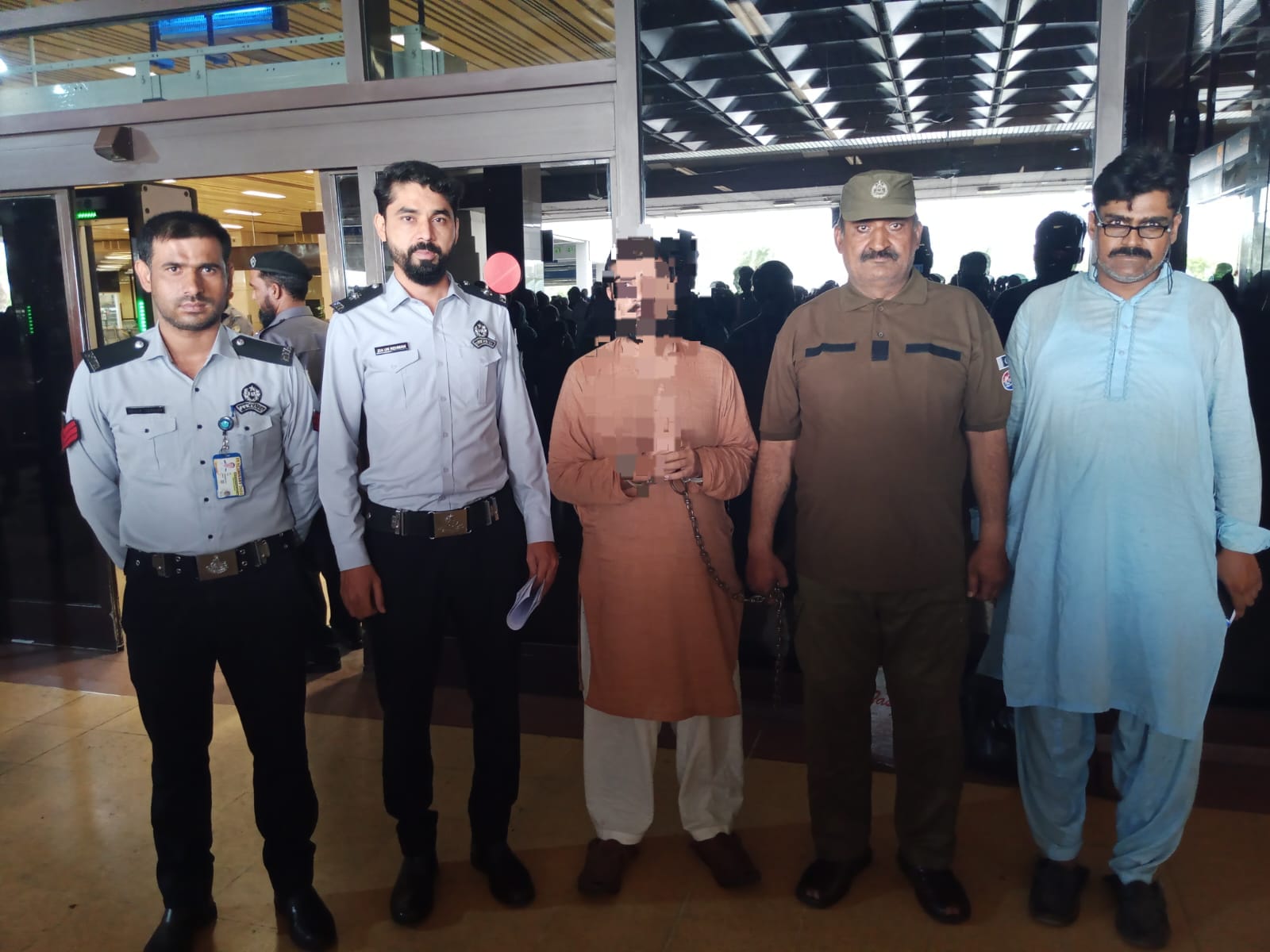 کراچی ائرپورٹ  پر قتل کا ملزم گرفتار