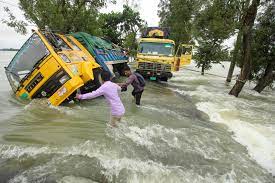 بھارت میں مون سون بارشوں  سے تباہ کاریاں ،ہلاکتوں کی تعداد70سے تجاوز