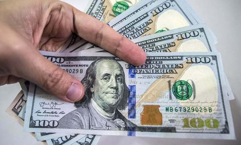انٹربینک میں ڈالر تین   روپےاٹھتر  پیسے اضافہ۔