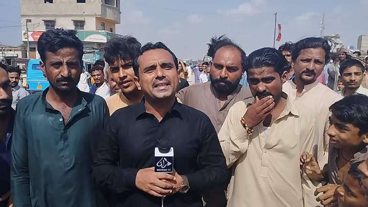 کراچی نیشنل ہائی وے پر احتجاج کی کوریج کرنے پر پولیس صحافی کے خلاف جھوٹا مقدمات درج 