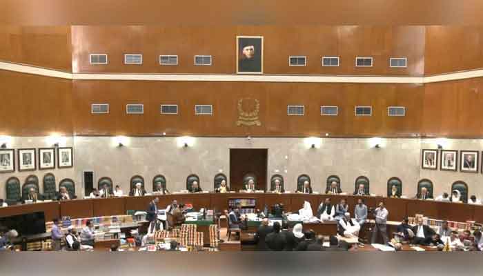       سپریم کورٹ پریکٹس اینڈپروسیجرایکٹ کیس کی  سماعت کل ساڑھے11بجےتک ملتوی