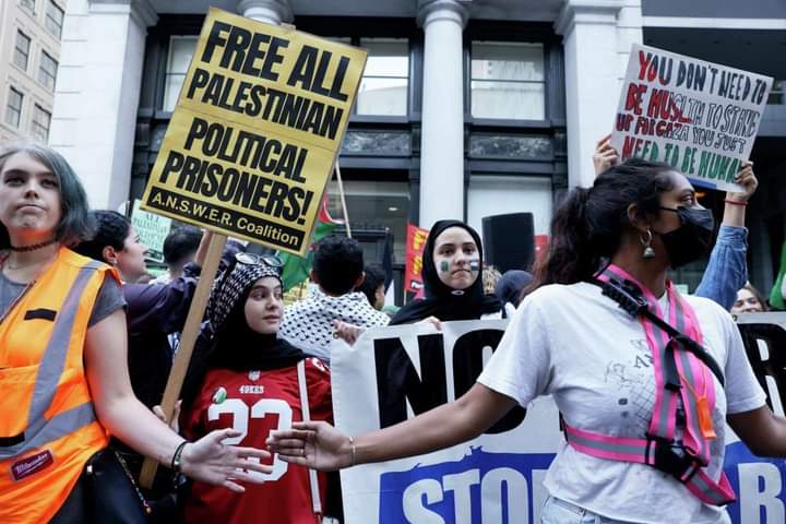  ۔۔        فلسطین _ میزائلوں کی بارش!!