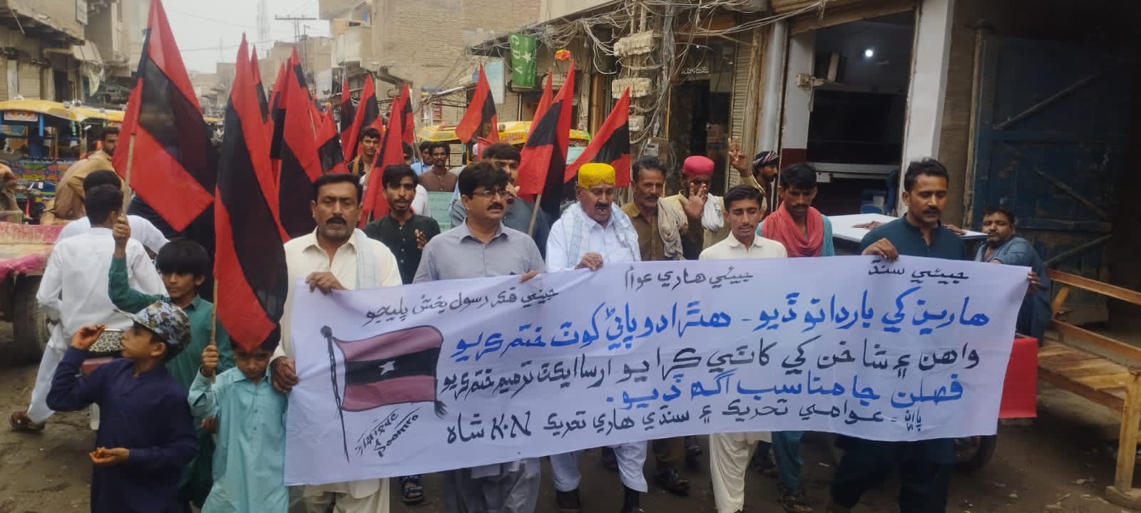 خیرپورناتھن شاہ  گندم کی مناسب قیمت نہ ملنے اور پانی کی عدم دستیابی کے خلاف احتجاجی ریلی 