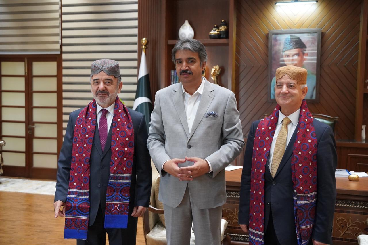 کراچی اسپیکر سندھ اسمبلی اویس قادر شاہ سے ترکی کے سفیر ایرفان نزیروغلو نے سندھ اسمبلی میں ملاقات کی،