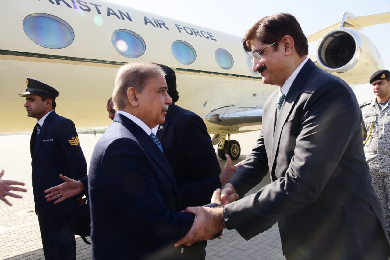   وزیراعظم محمد شہباز شریف  ایک روزہ دورے پر کراچی  پہنچ گئے