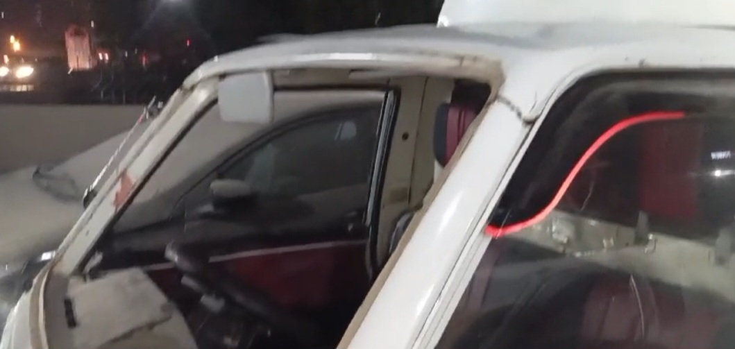  کراچی میں ڈیفینس موڑکےقریب کاراورپک اپ وین میں تصادم کےنتیجےمیں وین ڈرائیورجاں بحق اور17افرادزخمی ہوئے