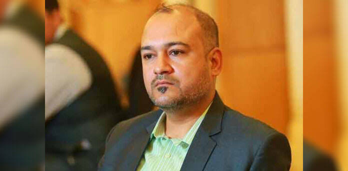  اپوزیشن لیڈر علی خورشیدی نے فیڈرل بی ایریا میں 25 جنوری کو ڈکیتوں کے ہاتھوں قتل ہونے والے عبدالمعیز کے گھر ان کے اہلخانہ سے ملاقات کی 