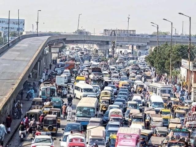   آخری وارننگ۔۔  کراچی سمیت سندھ بھر میں پیر سے ٹریفک قوانین  کی خلاف ورزی  پر سخت ایکشن ہوگا