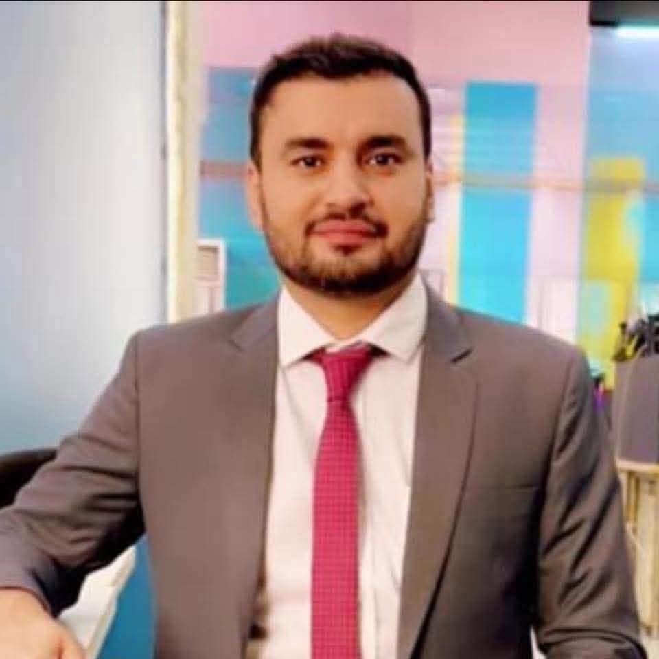  معروف صحافی اور ڈان نیوز کے رپورٹر خاور حسین کی گولی لگی لاش ان کی گاڑی سے برآمد ہوئی۔۔۔
