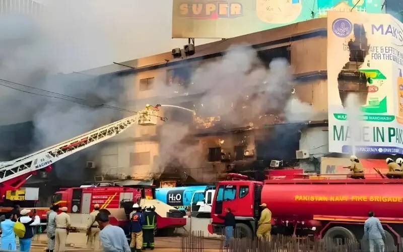 سندھ اسمبلی کے اجلاس میں سانحہ گل پلازہ پر بحث نہیں ہو سکی۔حکومت کی یقین دہانی پر جماعت اسلامی کے رکن نے اپنی تحریک واپس لے لی