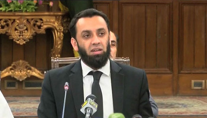 عطاتارڑ نے کہا ہے کہ سائبر حملوں کی تفصیلات جلد سامنے آ جائیں گی اور سائبراٹیکس کے معاملے پر ٹیکنیکل ٹیمیں کام کر رہی ہیں۔