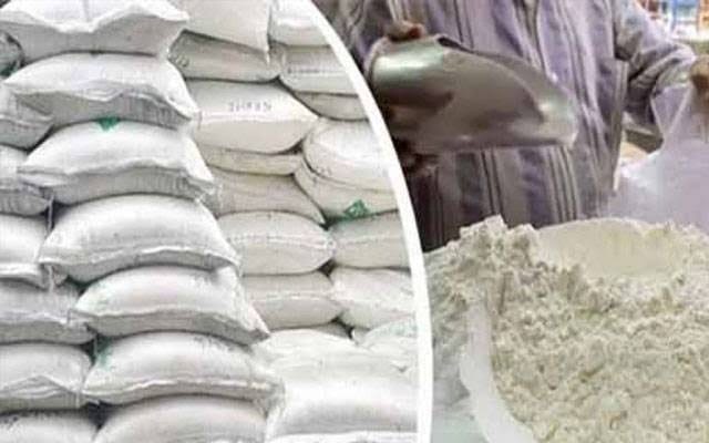 کراچی میں آٹے کی سرکاری قیمت پر فروخت نہ کرنےو الوں کے خلاف کریک ڈاون۔گراں فروشی اور دیگر خلاف ورزیوں پربارہ لاکھ روپےسے زائد کا جرمانہ  عائد