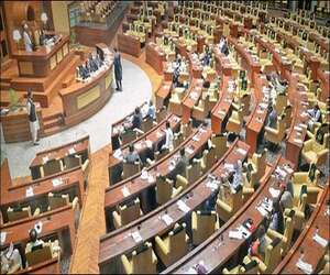 سندھ اسمبلی میں   آج ماحول گرم رہا۔ تحریک انصاف اور حکومتی ارکان میں تلخ کلامی