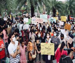 لاہور کے لیبرٹی چوک پر اسلام آباد میں نور مقدم کے قتل کے واقعے کے خلاف احتجاجی مظاہرہ کیاگیا،