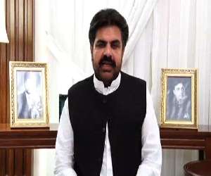 صوبائی وزیر ناصر حسین شاہ کہتے ہیں کہ لوگ ویکسین نہیں لگوا رہے تھے جب ہی سختیاں کی گئیں،ایکسپو سینٹر میں یک دم رش بڑھ گیا،