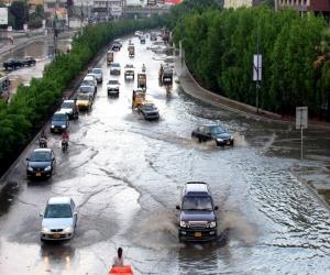 کراچی والوں کو مون سون بارشیں بھاری پڑگئیں