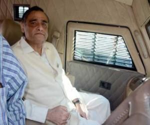 سندھ ہائی کورٹ میں ڈاکٹر عاصم حسین کے خلاف نیب کیس میں سابق تفتیشی افسر ضمیر عباسی کی درخواست کی سماعت کےموقع پر نیب پراسیکیوٹرنےجواب جمع کرانےکےلیےمہلت طلب کرلی۔۔۔