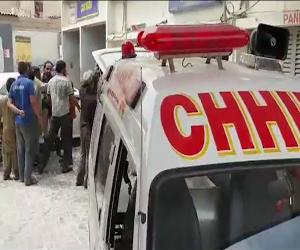 کراچی کے علاقے نارتھ ناظم آباد میں پیٹرول پمپ دھماکے میں بلدیہ اتحاد ٹاون کا رہائشی موٹر سائیکل مکینک سفیر احمد بھی اپنی  جان سے ہاتھ دھو بیٹھا 