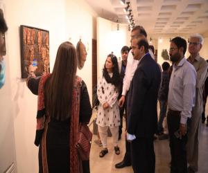 سندھ کے محکمہ ثقافت کی طرف سے پانچ روزہ مجسمہ سازی کی نمائش کا آخری روز، سو سے زائد فنکاروں کے مجسمے نمائش میں رکھے گئے تھے