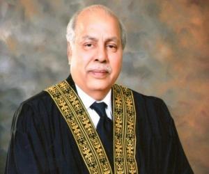 چیف جسٹس گلزار احمدکا کہناہےکہ نہ کسی نے ڈکٹیٹ کیا نہ ہی ڈکٹیشن لی، ہم ایک حلف کے پابند ہیں، 