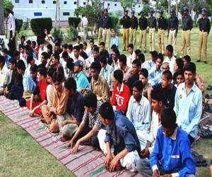 کراچی کی جووینائل جیل میں قید خواتین کے بچوں کی تفریح کے لیئے جیل میں پروگرام منعقد کیاگیا