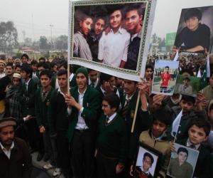 شہدائے سانحہ آرمی پبلک اسکول کی ساتویں برسی کے موقع پر کراچی میں مختلف مقامات پر شہدا کی یاد میں تقریبات کا انعقاد 