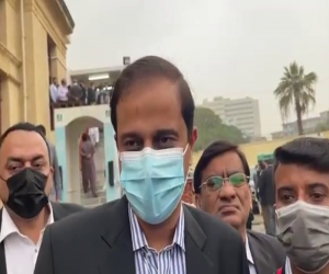 ایڈمنسٹریٹر کراچی  مرتضی وہاب کا کہنا ہے  کورنگی میں ہمارا ایک ایم پی اے نہیں۔ پھر بھی بلاتفریق کام کررہے ہیں۔