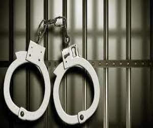 کراچی میں سپرہائی وے سے پولیس نےدو مبینہ دہشت گردوں کو گرفتار کرلیا