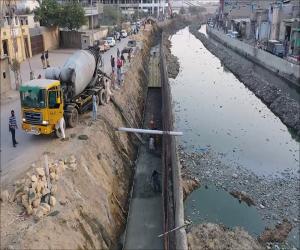کراچی میں شیر شاہ نالے کے بعد محمود آباد میں بھی نالے میں مبینہ طور پر گیس بھرجانے سے دھماکا ہوا،