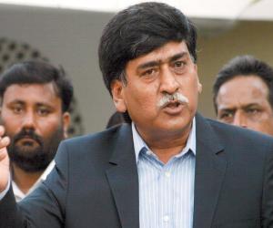 چیئرمین مہاجر قومی موومنٹ آفاق احمد کا کہنا ہے ایم کیوایم  ہی نہیں پاک سرزمین پارٹی سے بھی بات ہوگی۔