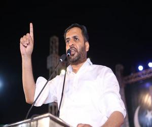 چیئرمین پی ایس پی مصطفی کمال  کا کہنا ہے   ملک کی ترقی کے لئے بااختیار  شہری حکومتوں کا قیام ضروری ہے
