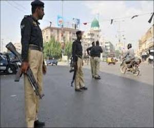 کراچی  کے ضلع وسطی میں پولیس موبائل پر دہشتگردوں کے حملے کے بعد الرٹ جاری کردیا گیا
