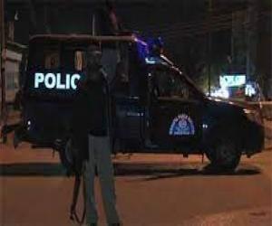 کراچی میں رات گئے دو مبینہ مقابلوں کے دوران دو ملزمان زخمی حالت میں گرفتار ،اسلحہ اور دیگر سامان برآمد کرلیا گیا۔