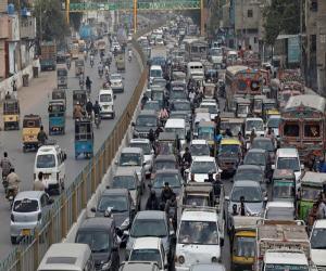 حکومت سندھ نے ٹرانسپورٹرز کو یکم اگست تک دھواں دینے والی گاڑیاں ٹھیک کروانے کی مہلت دے دی  