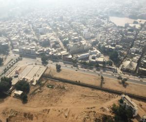 کراچی میں ملیر ڈیولپمنٹ  اتھارٹی نے عدالتی احکامات پر قبضہ کی گئی زمینوں کو واگزار کرانے کےلیے آپریشن کا آغاز تو کیا