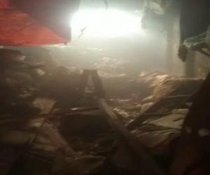 کراچی میں صدر ریگل چوک پر فلیٹ اور  جوڑیا بازار میں کچرے میں آگ بھڑک اٹھی۔