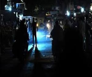 کراچی میں بدترین    لوڈشیڈنگ کا سلسلہ جاری ۔ بجلی کی طلب و رسد میں فرق 700 میگاواٹ تک پہنچ  گیا ۔