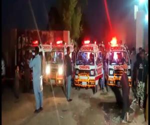 کراچی کےعلاقے گلبائی کےقریب مسافربس الٹنےکےنتیجےمیں دوبچوں اورایک خاتون سمیت نوافرادزخمی ہوئے۔