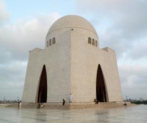  امریکی سفیر ڈونلڈ بلوم کی مزار قائد پر حاضری