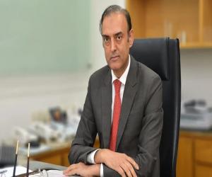 مئی سے خالی گورنر اسٹیٹ بینک  کے عہدےپر تعیناتی۔ 