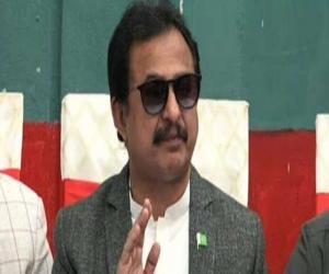 اپوزیشن لیڈر حلیم عادل شیخ کی مبینہ جعلی مقدمات میں  گرفتاری کے خلاف  پی ٹی  آئی نے سندھ اسمبلی میں قرارداد جمع کرادی۔