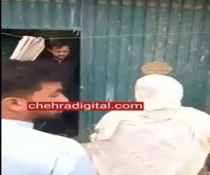 نوشہرہ کی خاتون اپنی ہمت عزم اور حوصلے سے سیلاب متاثرین کی مدد میں پیش پیش
