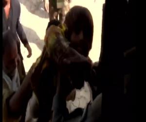  دادو میں سیلاب  سے متاثرہ بچی کو سانپ کے کاٹنے کا واقعہ