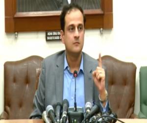  ایڈمینسٹریٹر کراچی مرتضی وہاب نے عہدے سے مستعفیٰ ہونے کا اعلان کر دیا ۔