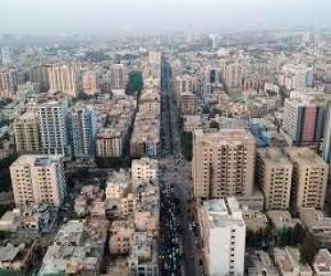 کراچی  ابراہیم حیدری میں واقع سرکاری کالج کھنڈر   کی شکل اختیار کرگیا۔