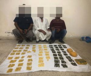 بین الاقوامی منشیات فروش گروہ گرفتار۔  ہیروئن اور چرس سے بھرے ساڑھے چھ سو  سے زائد کیپسول برآمد۔